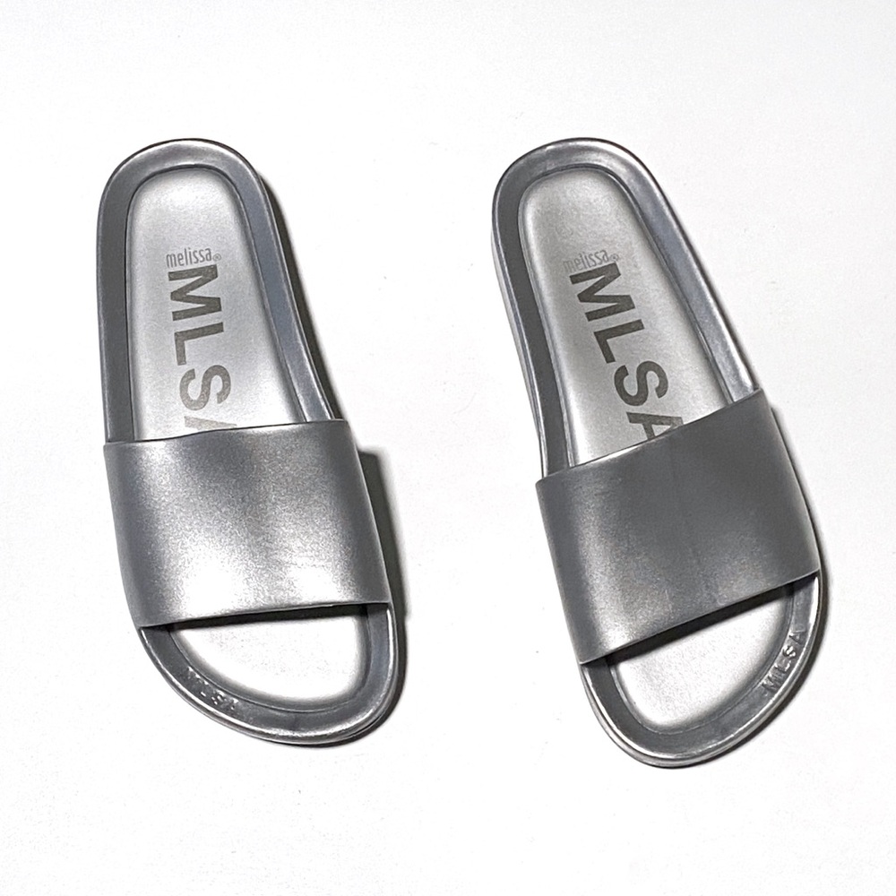 Melissa Beach Slide Metallic Shine Sandals Size
6 Silver